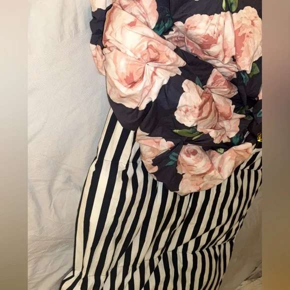 Pottery Barn Teen Emily Meritt Bed of Roses Black white stripe sleeping bag NEW - Picture 6 of 14